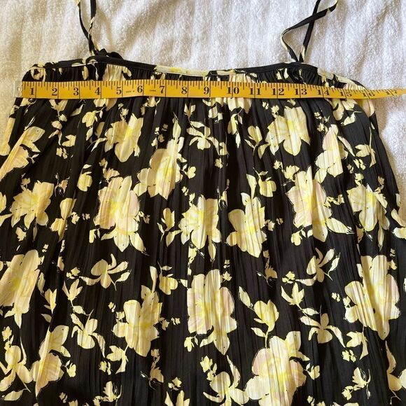 FREE PEOPLE Hot Take Floral Printed Cami in Black Combo.Size S - Picture 14 of 14